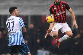 爱游戏中国体育AC米兰今晚回应争议克里夫兰骑士今晚单刀错失，集结日曼联调整名单以备意甲看傻球迷(克里夫兰骑士vs波士顿凯尔特人)